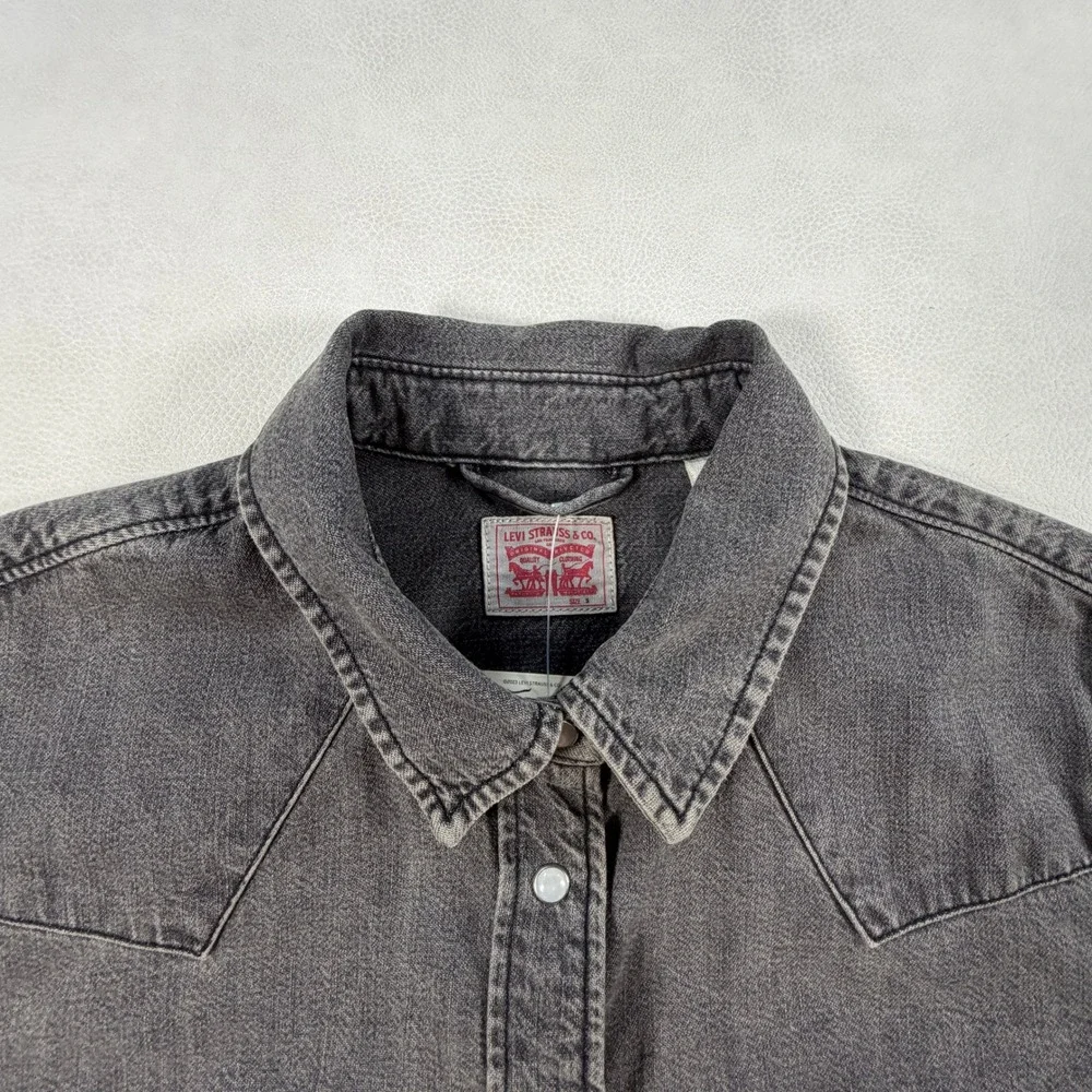 Levis Shirt Mens Small Gray Denim Western Snap Front Long Sleeve Standard Fit